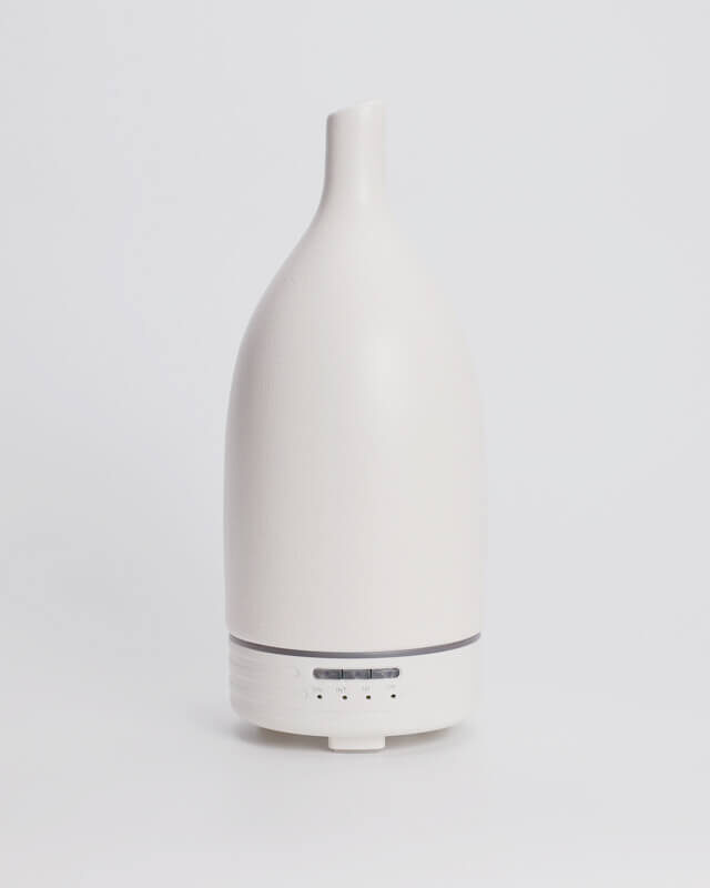 Apolleum aromatherapy diffuser white background